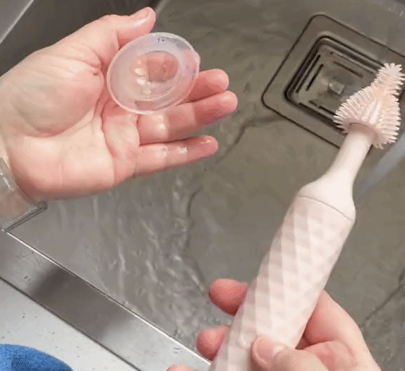 Nurtura™ Portable Effortless Bottle Brush