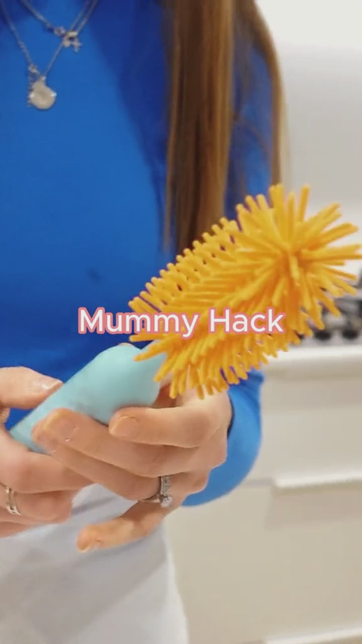 Nurtura™ Portable Effortless Bottle Brush video